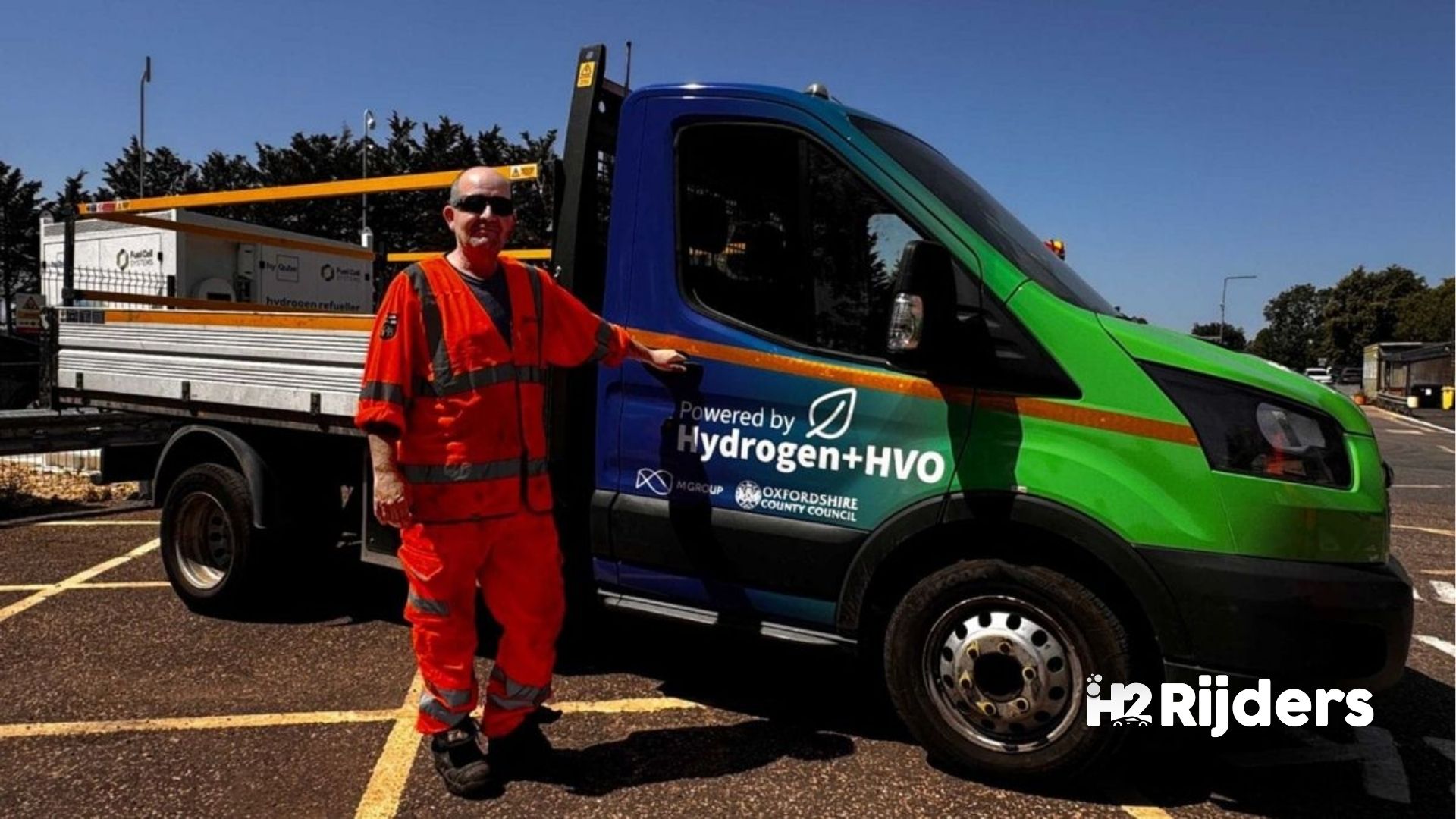 Waterstof aan het werk: Ford Transit-kipper repareert gaten in de weg in Oxfordshire